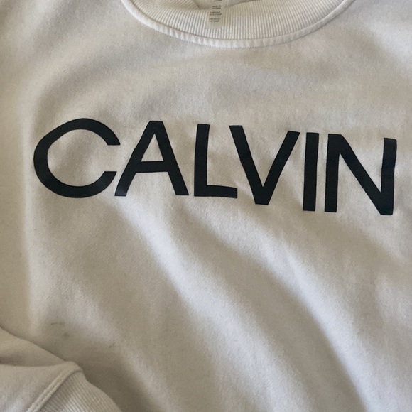 Performance Cropped Calvin Klein Sweatshirt - Picture 4 of 5